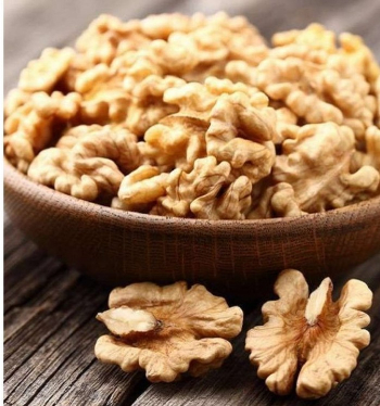 Kashmiri_Walnut_Snow_White_Kernels_HP.DN_.0005_Hamiast_1-1000x1000-1